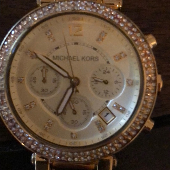 Gold Michael Kors watch - Picture 2 of 3